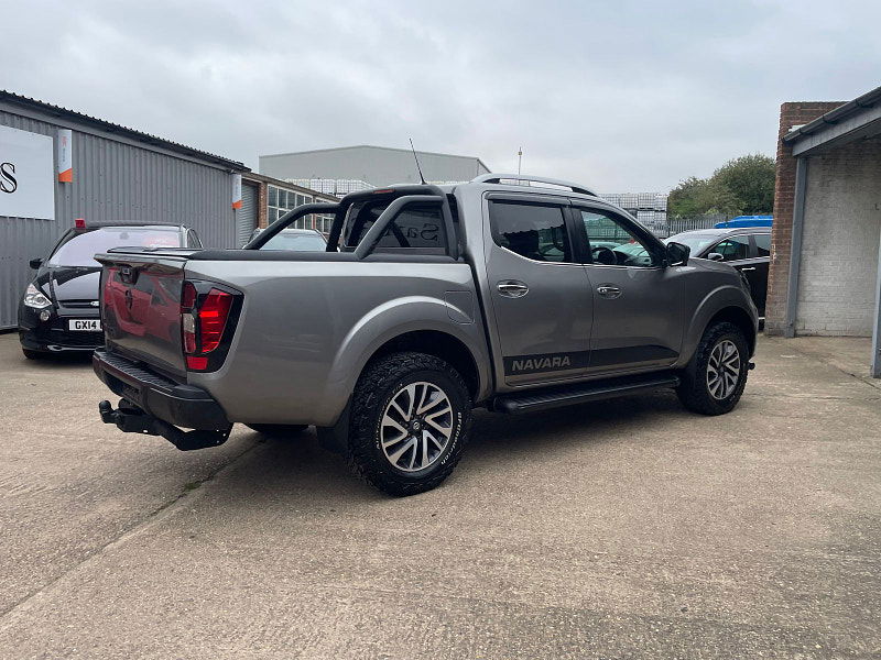 Nissan Navara 2.3 dCi Tekna Pickup Double Cab 4dr Diesel Manual 4WD Euro 6 (s/s) CAT N, NO VAT (190 ps) 4dr Manual 2025