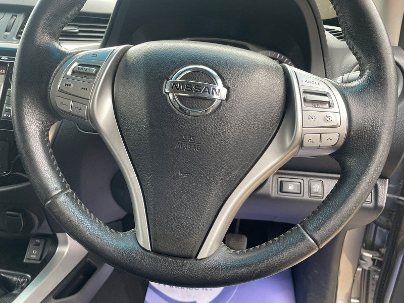 Nissan Navara 2.3 dCi Tekna Pickup Double Cab 4dr Diesel Manual 4WD Euro 6 (s/s) CAT N, NO VAT (190 ps) 4dr Manual 2025