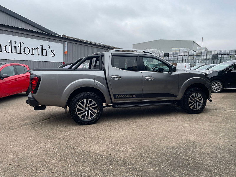 Nissan Navara 2.3 dCi Tekna Pickup Double Cab 4dr Diesel Manual 4WD Euro 6 (s/s) CAT N, NO VAT (190 ps) 4dr Manual 2025