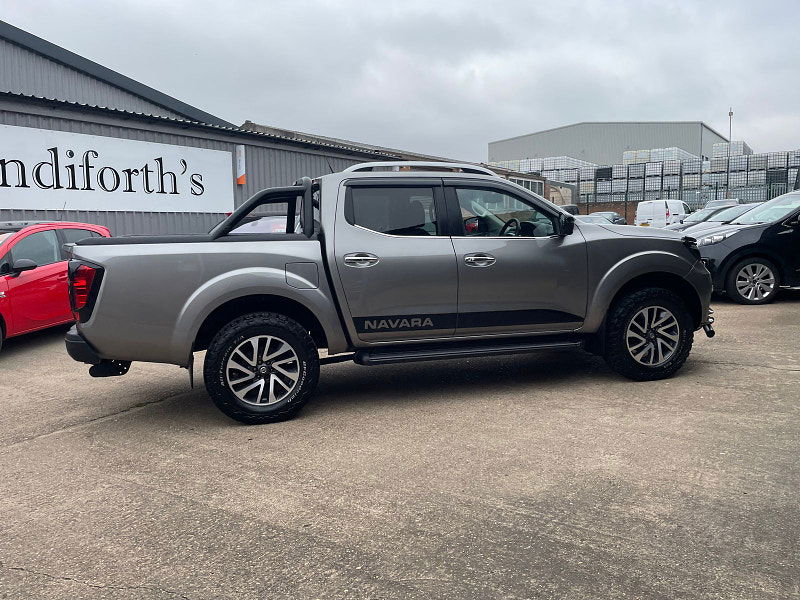 Nissan Navara 2.3 dCi Tekna Pickup Double Cab 4dr Diesel Manual 4WD Euro 6 (s/s) CAT N, NO VAT (190 ps) 4dr Manual 2025