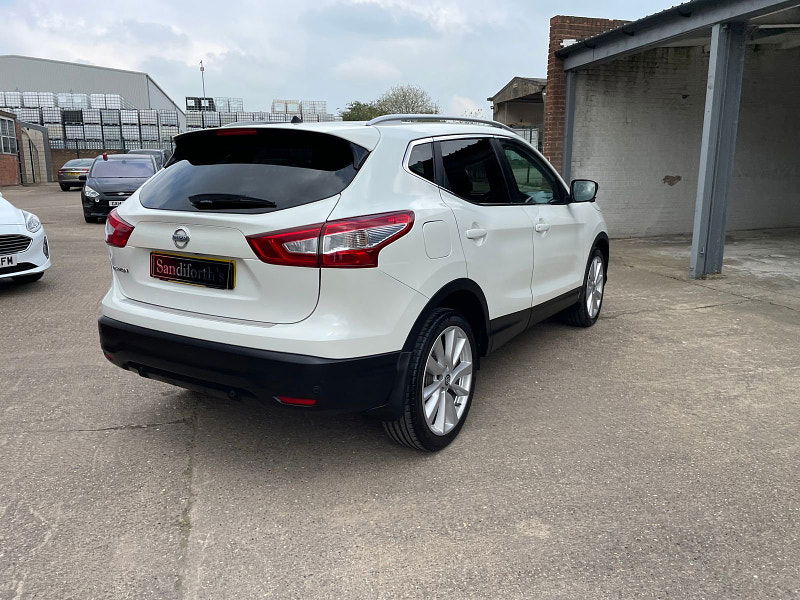 Nissan Qashqai 1.6 dCi Tekna SUV 5dr Diesel XTRON 2WD Euro 6 (s/s) (130 ps) 6 Services, Huge Spec  5dr Automatic 2024