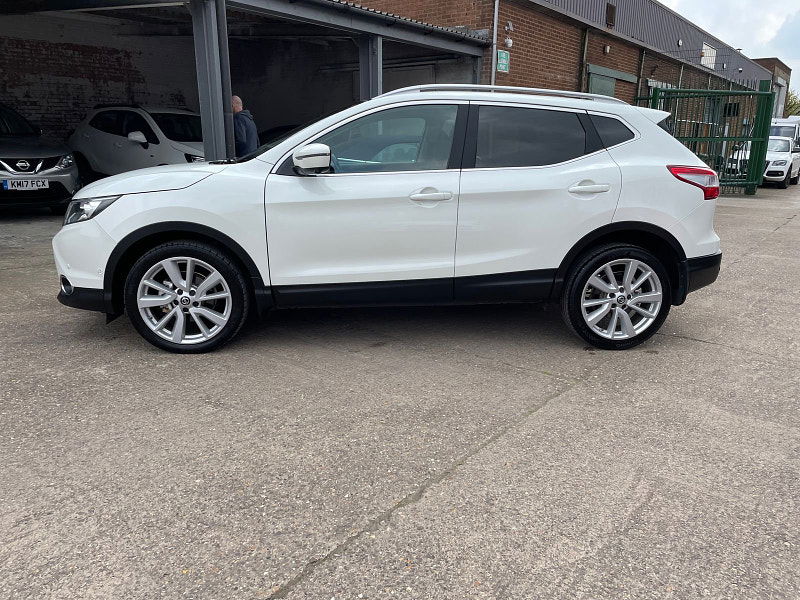 Nissan Qashqai 1.6 dCi Tekna SUV 5dr Diesel XTRON 2WD Euro 6 (s/s) (130 ps) 6 Services, Huge Spec  5dr Automatic 2024