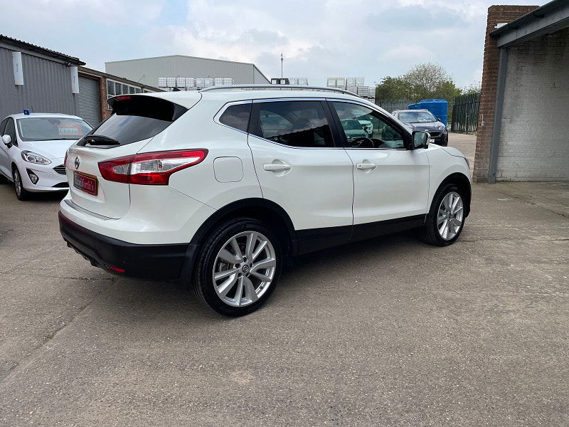 Nissan Qashqai 1.6 dCi Tekna SUV 5dr Diesel XTRON 2WD Euro 6 (s/s) (130 ps) 6 Services, Huge Spec  5dr Automatic 2024