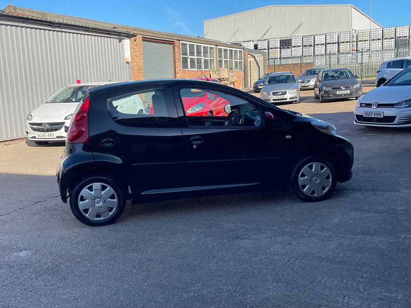 Peugeot 107 1.0 12V Urban Hatchback 5dr Petrol Manual Euro 4 (68 ps) 5dr Manual 2025