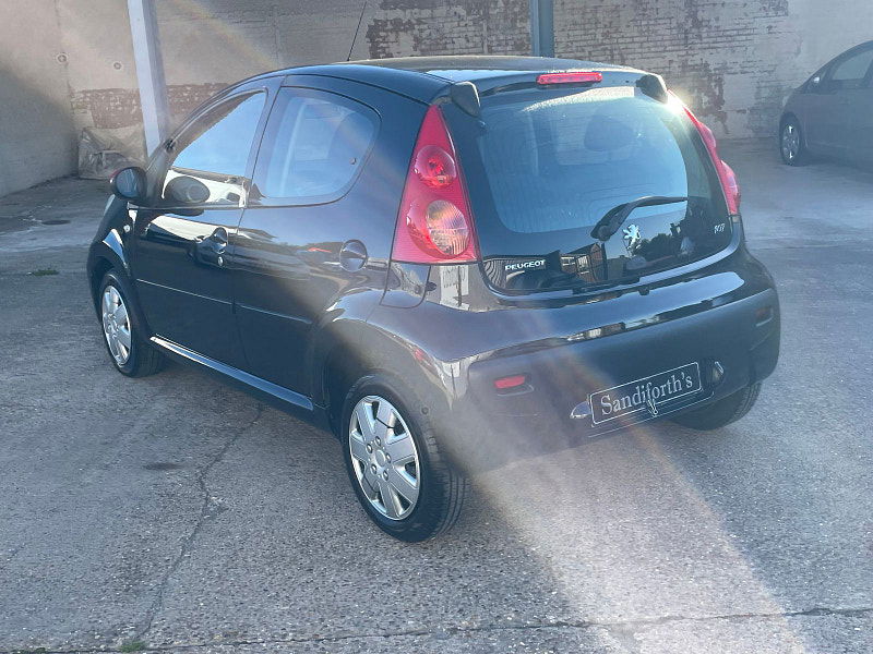 Peugeot 107 1.0 12V Urban Hatchback 5dr Petrol Manual Euro 4 (68 ps) 5dr Manual 2025