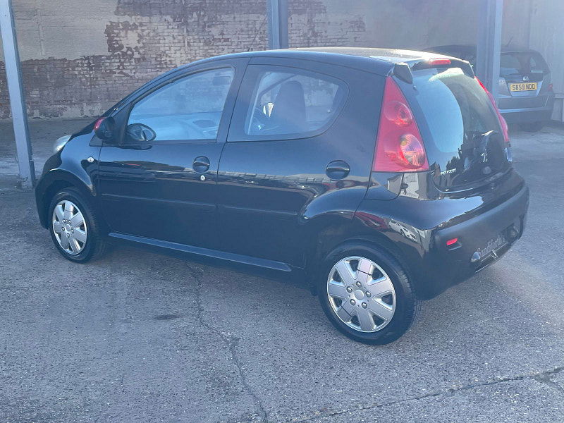Peugeot 107 1.0 12V Urban Hatchback 5dr Petrol Manual Euro 4 (68 ps) 5dr Manual 2025