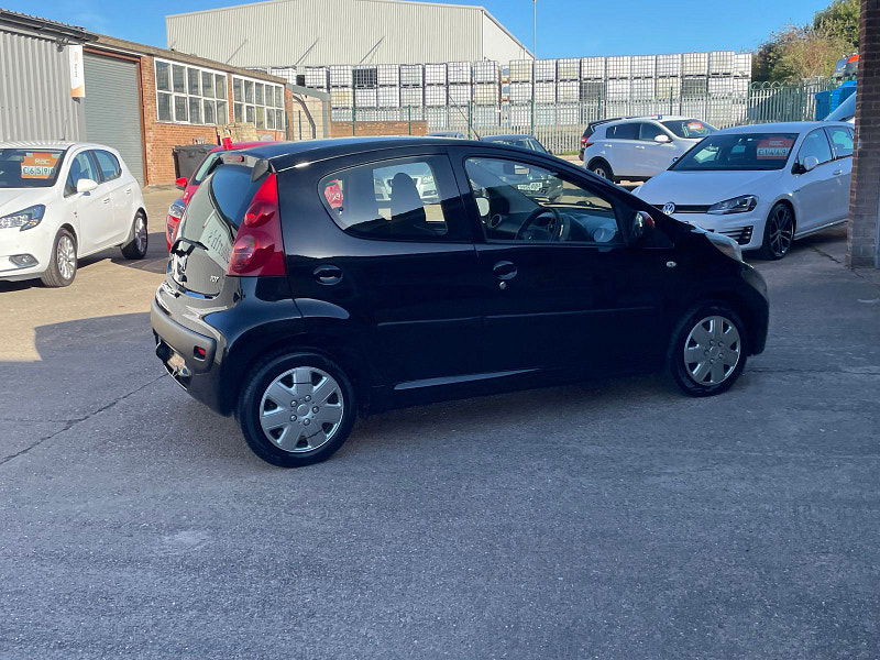 Peugeot 107 1.0 12V Urban Hatchback 5dr Petrol Manual Euro 4 (68 ps) 5dr Manual 2025