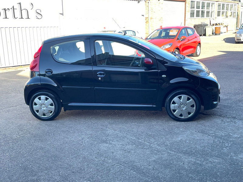 Peugeot 107 1.0 12V Urban Hatchback 5dr Petrol Manual Euro 4 (68 ps) 5dr Manual 2025