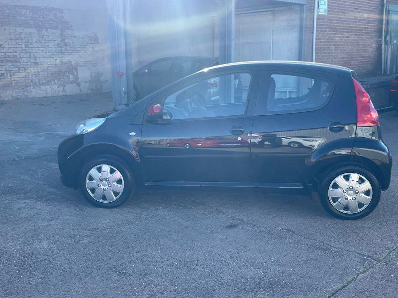 Peugeot 107 1.0 12V Urban Hatchback 5dr Petrol Manual Euro 4 (68 ps) 5dr Manual 2025