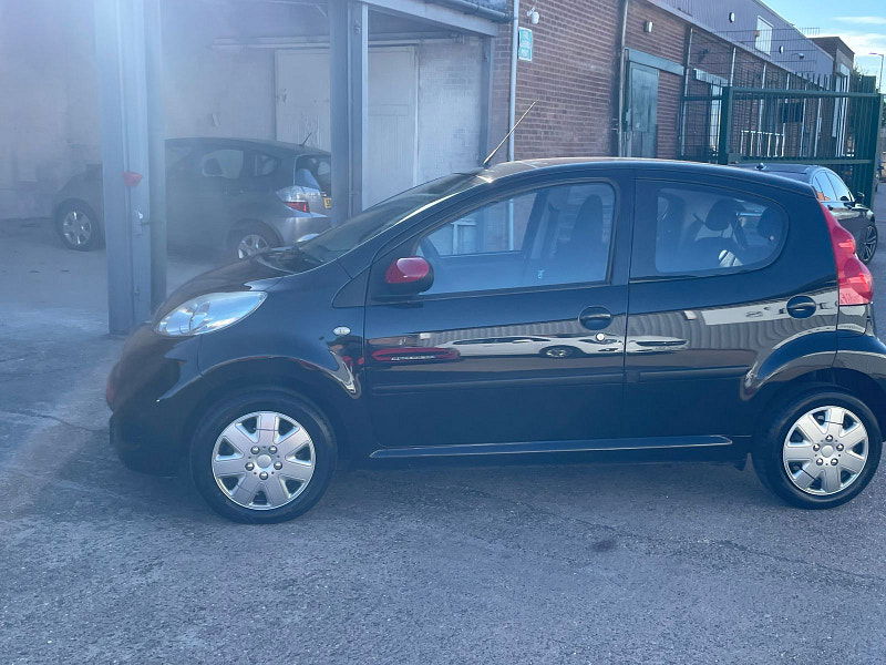 Peugeot 107 1.0 12V Urban Hatchback 5dr Petrol Manual Euro 4 (68 ps) 5dr Manual 2025