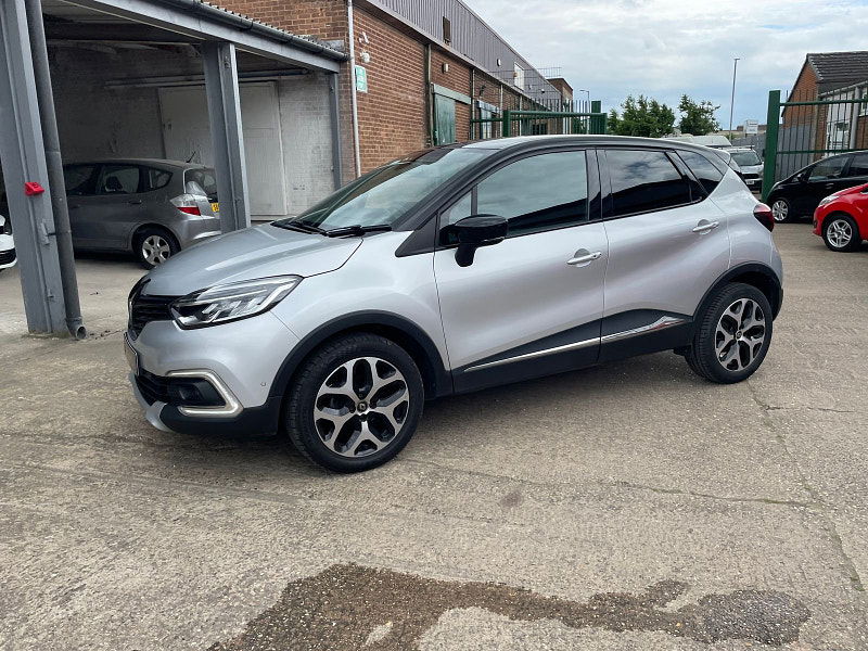 Renault CAPTUR 0.9 TCe ENERGY GT Line SUV 5dr Petrol Manual Euro 6 (s/s) (90 ps) Only 16k 3 Services  5dr Manual 2024