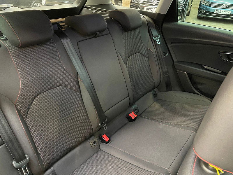 Seat Leon 2.0 TDI FR TECHNOLOGY DSG 5d 184 BHP SAT NAV, REVERSE CAMERA 2 FORMER KEEPERS, FINANCE OFFERED 5dr Automatic 2025