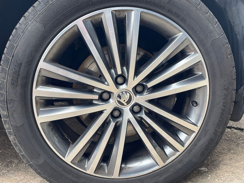 Skoda Kodiaq 2.0 TDI Laurin & Klement SUV 5dr Diesel DSG 4WD Euro 6 (s/s) (7 Seat) (150 ps) 5dr Automatic 2025