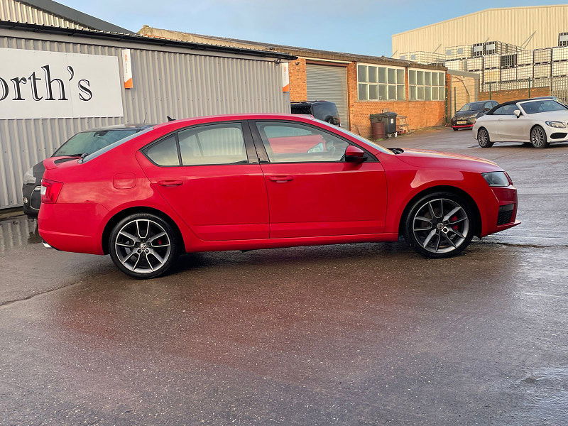 Skoda Octavia 2.0 TDI vRS Hatchback 5dr Diesel DSG 4WD Euro 6 (s/s) (184 ps) 5dr Automatic 2025