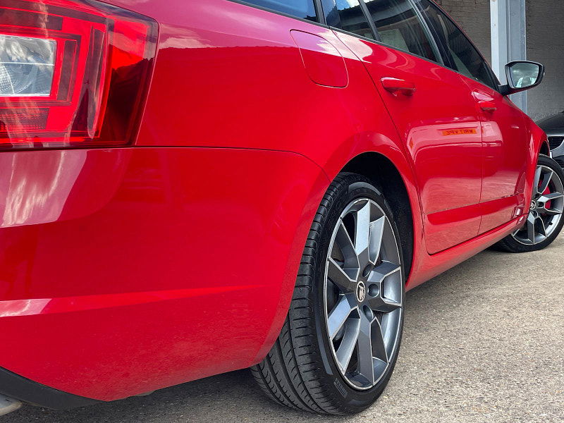 Skoda Octavia 2.0 TFSI vRS Estate 5dr Petrol Manual Euro 6 (s/s) (220 ps) 5dr Manual 2025