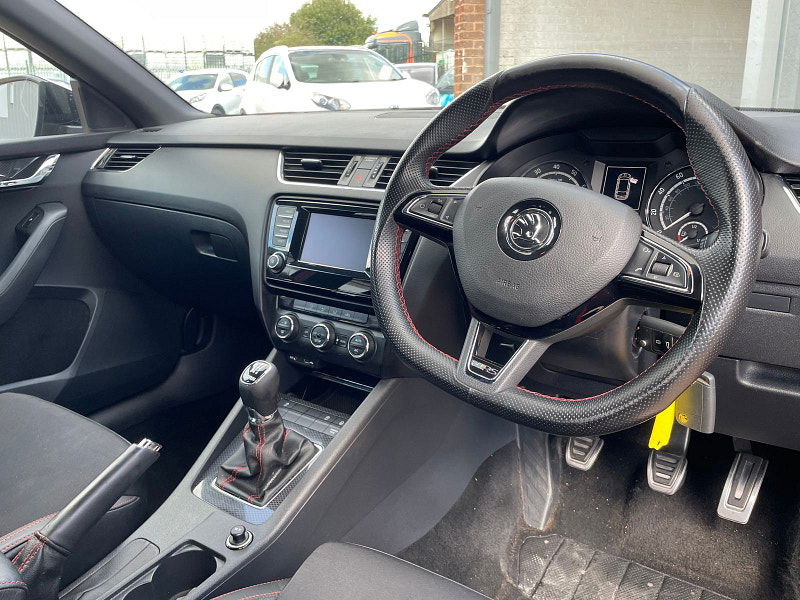 Skoda Octavia 2.0 TFSI vRS Estate 5dr Petrol Manual Euro 6 (s/s) (220 ps) 5dr Manual 2025