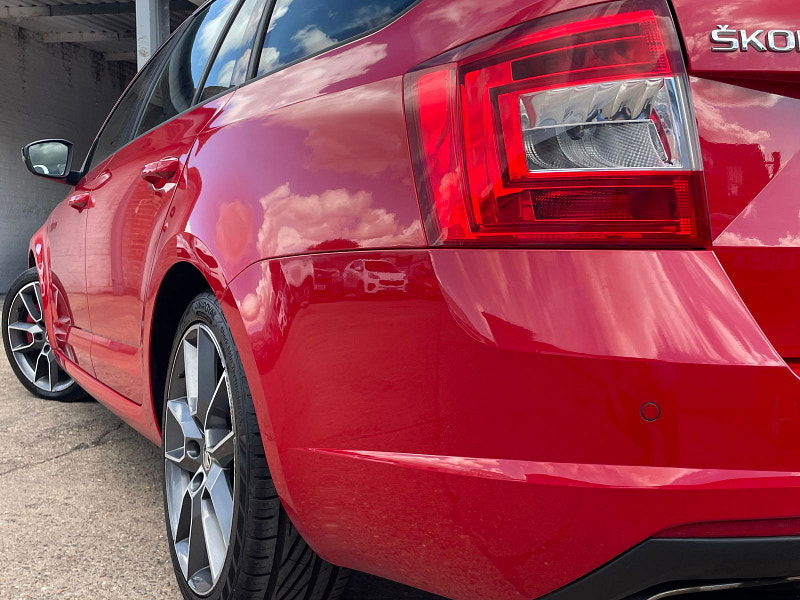 Skoda Octavia 2.0 TFSI vRS Estate 5dr Petrol Manual Euro 6 (s/s) (220 ps) 5dr Manual 2025