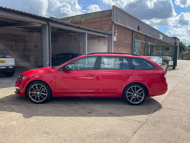 Skoda Octavia 2.0 TFSI vRS Estate 5dr Petrol Manual Euro 6 (s/s) (220 ps) 5dr Manual 2025