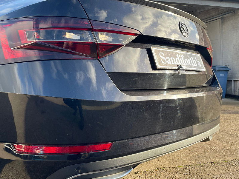 Skoda Superb 2.0 TDI SportLine Hatchback 5dr Diesel DSG Euro 6 (s/s) (150 ps) 5dr Automatic 2025