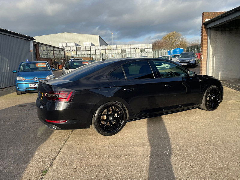 Skoda Superb 2.0 TDI SportLine Hatchback 5dr Diesel DSG Euro 6 (s/s) (150 ps) 5dr Automatic 2025