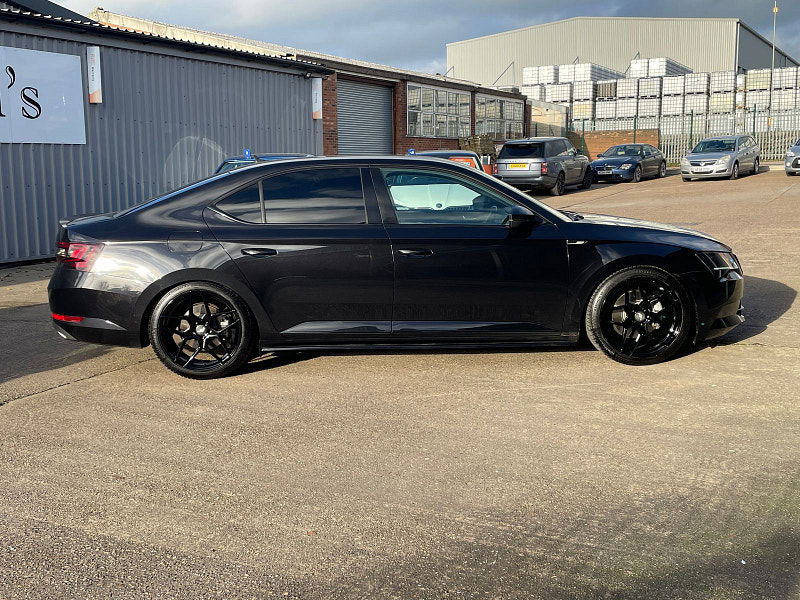 Skoda Superb 2.0 TDI SportLine Hatchback 5dr Diesel DSG Euro 6 (s/s) (150 ps) 5dr Automatic 2025