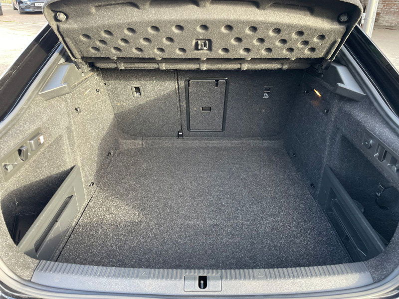 Skoda Superb 2.0 TDI SportLine Hatchback 5dr Diesel DSG Euro 6 (s/s) (150 ps) 5dr Automatic 2025