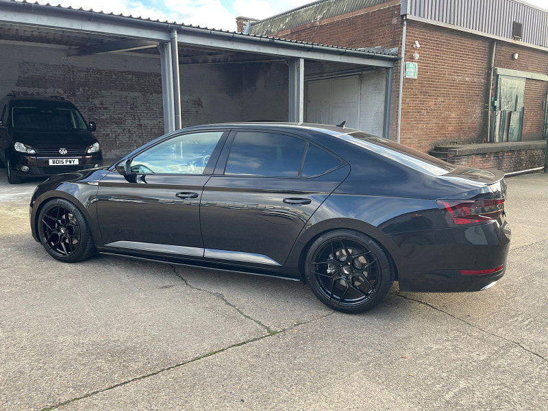 Skoda Superb 2.0 TDI SportLine Hatchback 5dr Diesel DSG Euro 6 (s/s) (150 ps) 5dr Automatic 2025