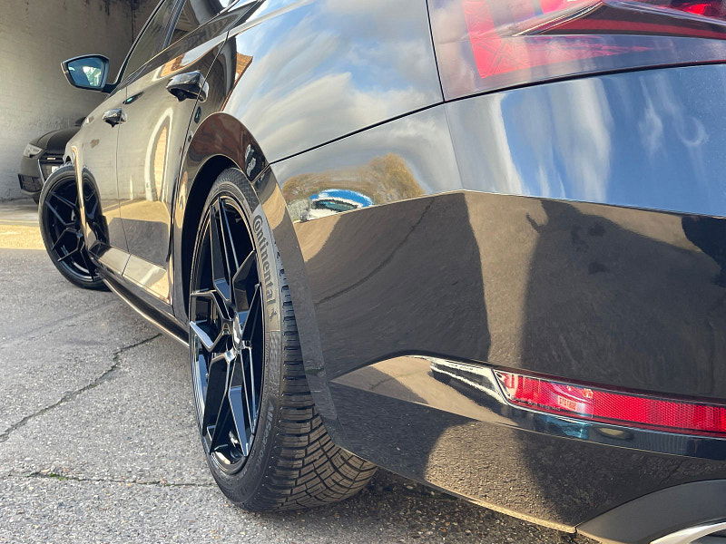 Skoda Superb 2.0 TDI SportLine Hatchback 5dr Diesel DSG Euro 6 (s/s) (150 ps) 5dr Automatic 2025