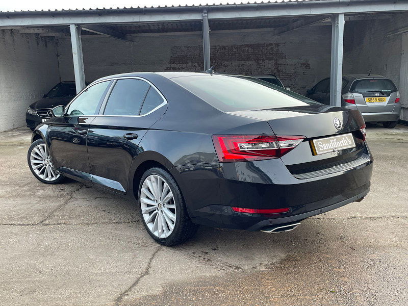 Skoda Superb 2.0 TSI Laurin & Klement Hatchback 5dr Petrol DSG 4WD Euro 6 (s/s) (280 ps) 5dr Automatic 2025