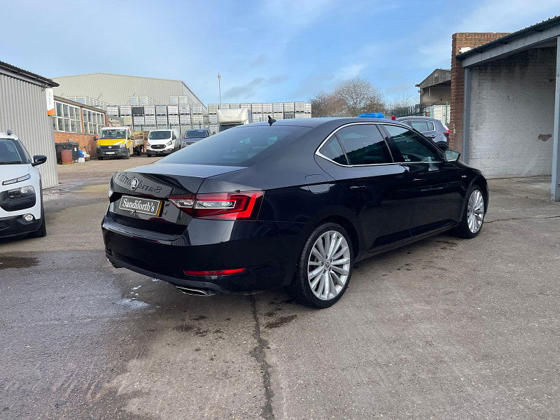 Skoda Superb 2.0 TSI Laurin & Klement Hatchback 5dr Petrol DSG 4WD Euro 6 (s/s) (280 ps) 5dr Automatic 2025