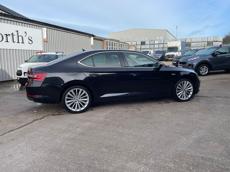 Skoda Superb 2.0 TSI Laurin & Klement Hatchback 5dr Petrol DSG 4WD Euro 6 (s/s) (280 ps) 5dr Automatic 2025