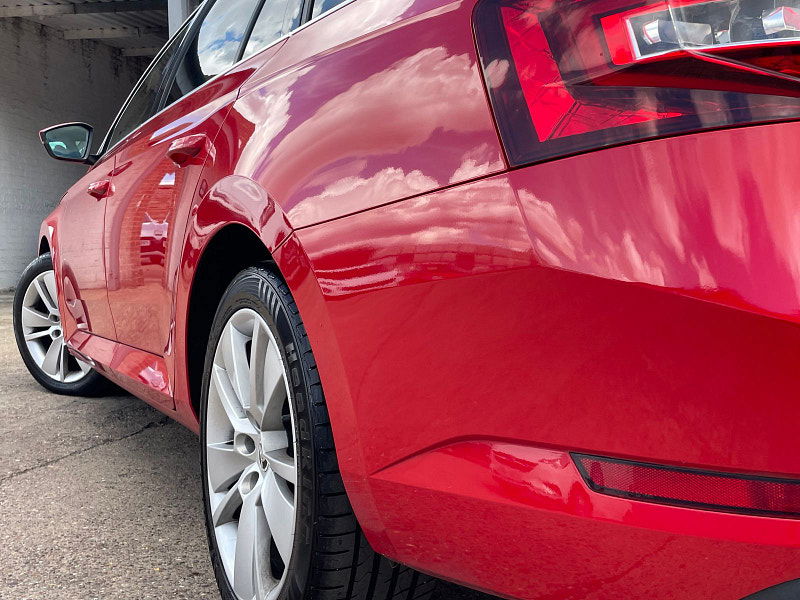 Skoda Superb 2.0 TSI SE L Executive Estate 5dr Petrol DSG Euro 6 (s/s) (220 ps) 5dr Automatic 2025