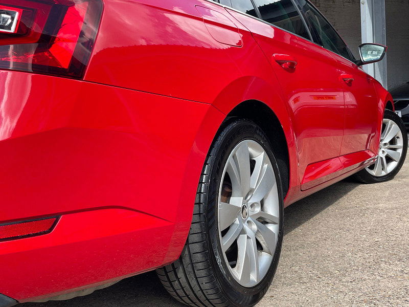 Skoda Superb 2.0 TSI SE L Executive Estate 5dr Petrol DSG Euro 6 (s/s) (220 ps) 5dr Automatic 2025