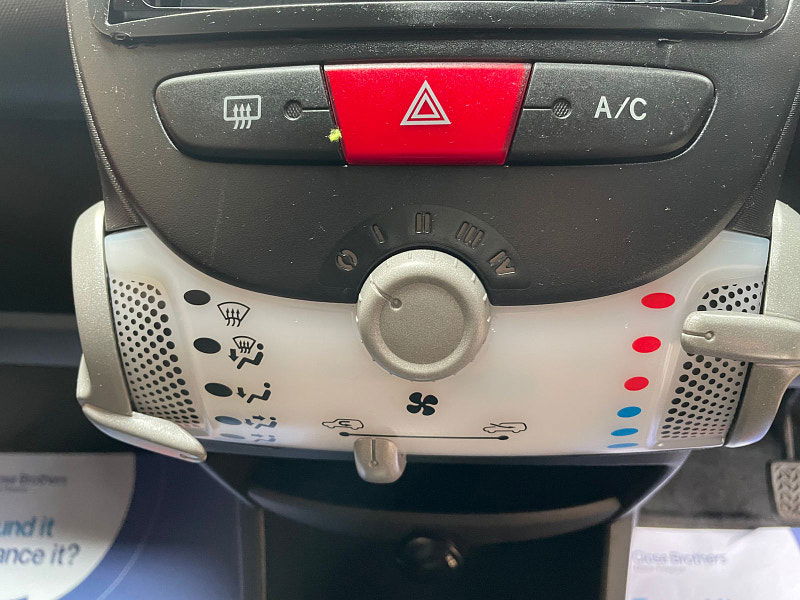 Toyota Aygo 1.0 VVT-i Move Hatchback 5dr Petrol MultiMode Euro 5 (68 ps) ONLY 2 FORMER KEEPER, 43K 5dr Automatic 2025