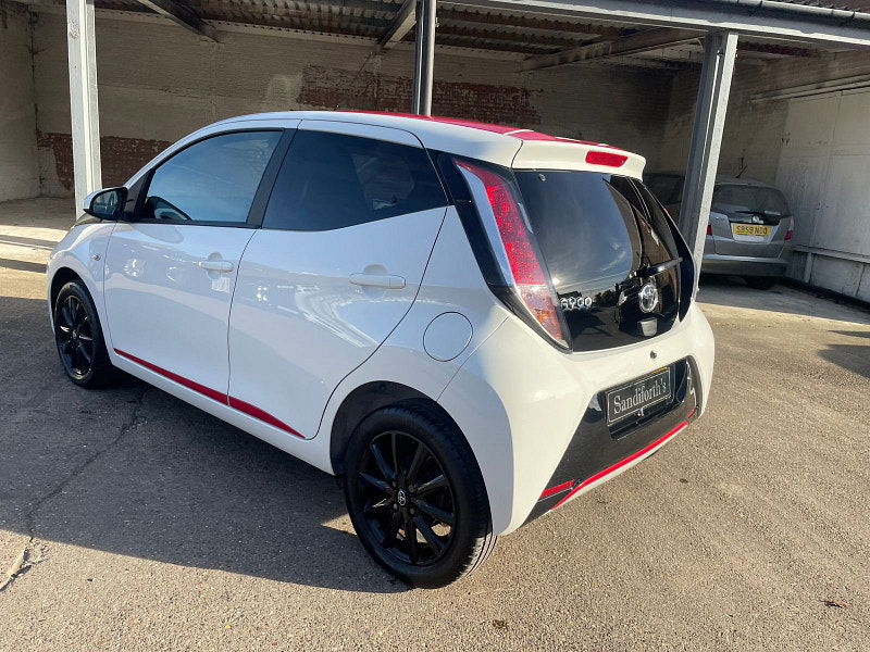 Toyota Aygo 1.0 VVT-i x-press Hatchback 5dr Petrol Manual Euro 6 (68 ps) 13k 3 Services,  5dr Manual 2024