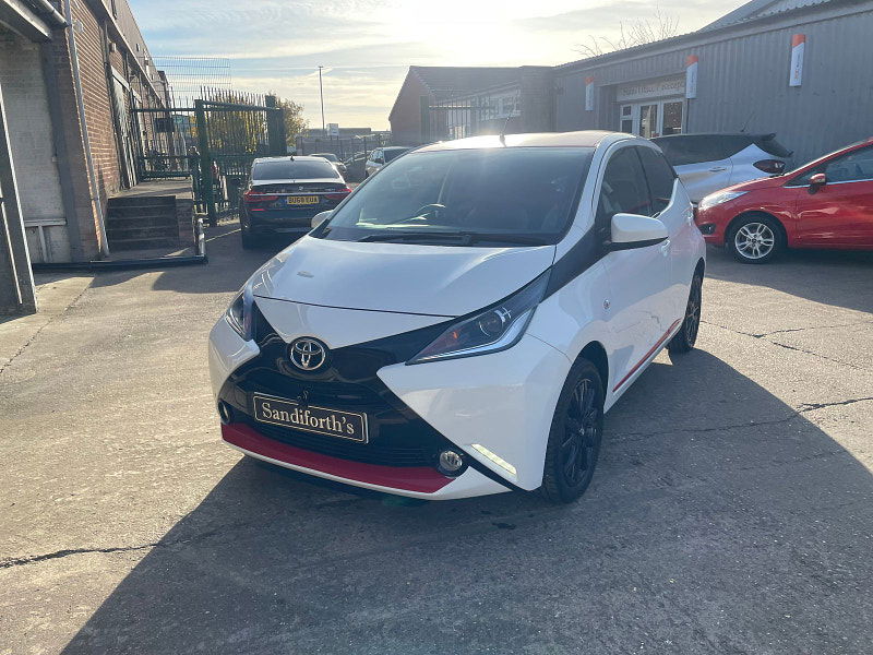 Toyota Aygo 1.0 VVT-i x-press Hatchback 5dr Petrol Manual Euro 6 (68 ps) 13k 3 Services,  5dr Manual 2024