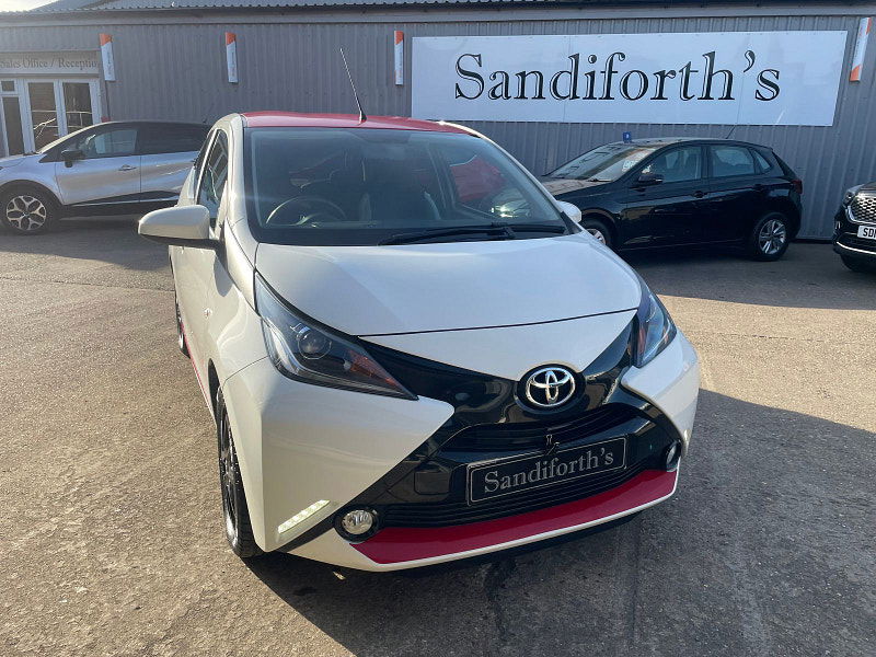 Toyota Aygo 1.0 VVT-i x-press Hatchback 5dr Petrol Manual Euro 6 (68 ps) 13k 3 Services,  5dr Manual 2024