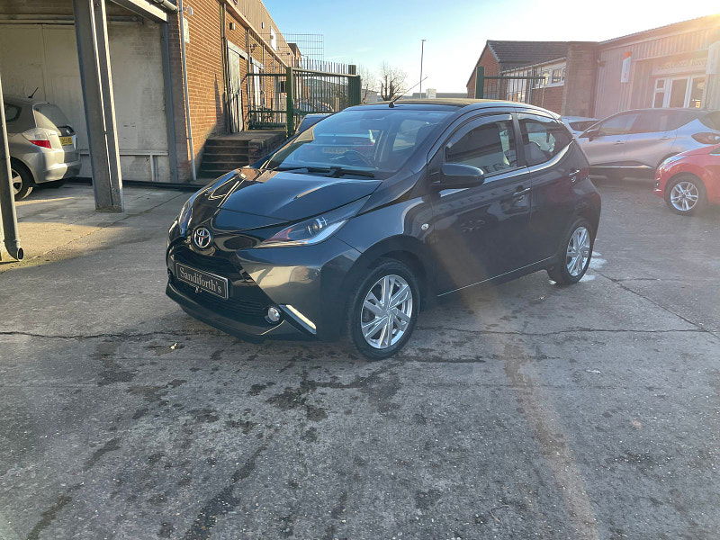 Toyota Aygo 1.0 VVT-i x-pression x-wave 5dr Petrol Manual Euro 5 Euro 5 (68 ps) 5dr Manual 2024