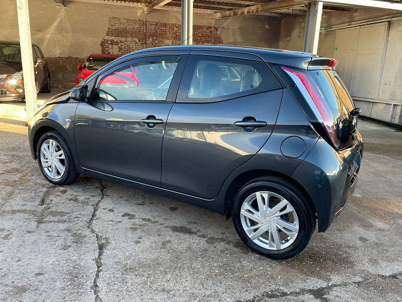 Toyota Aygo 1.0 VVT-i x-pression x-wave 5dr Petrol Manual Euro 5 Euro 5 (68 ps) 5dr Manual 2024