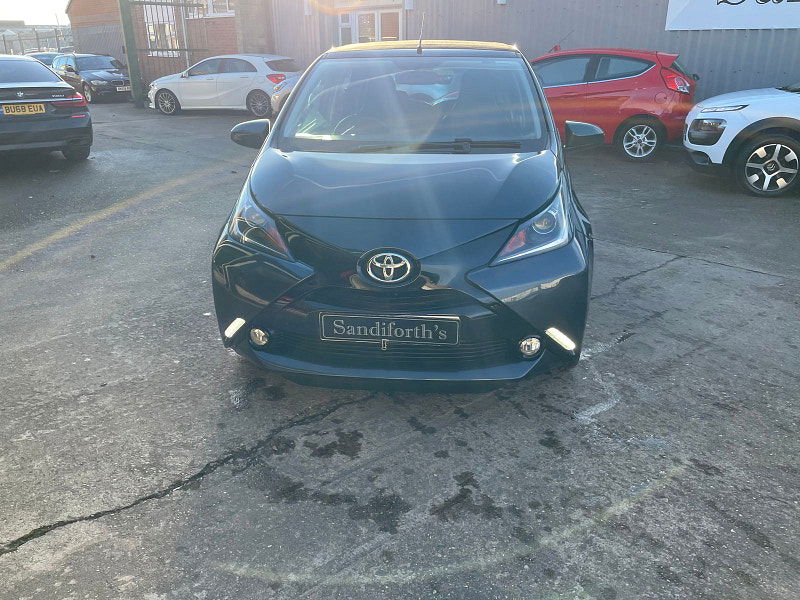 Toyota Aygo 1.0 VVT-i x-pression x-wave 5dr Petrol Manual Euro 5 Euro 5 (68 ps) 5dr Manual 2024