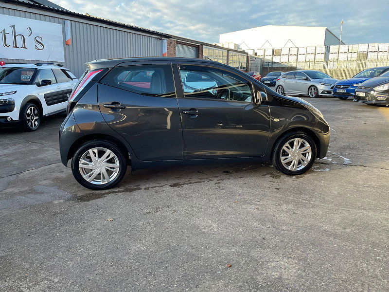 Toyota Aygo 1.0 VVT-i x-pression x-wave 5dr Petrol Manual Euro 5 Euro 5 (68 ps) 5dr Manual 2024