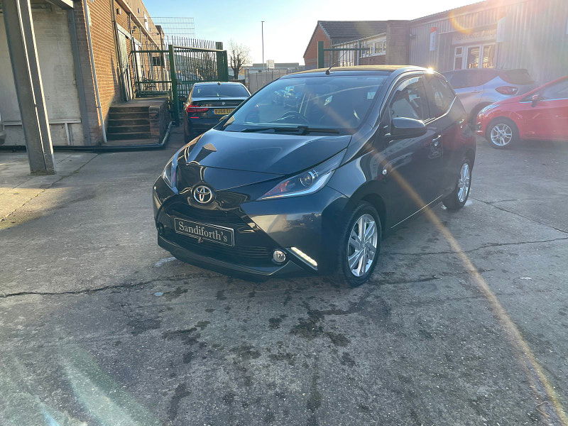 Toyota Aygo 1.0 VVT-i x-pression x-wave 5dr Petrol Manual Euro 5 Euro 5 (68 ps) 5dr Manual 2024