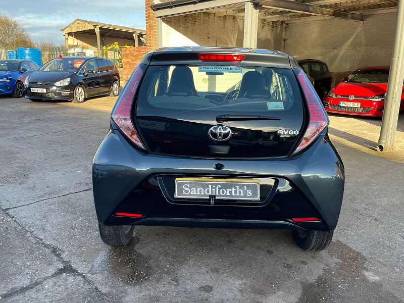 Toyota Aygo 1.0 VVT-i x-pression x-wave 5dr Petrol Manual Euro 5 Euro 5 (68 ps) 5dr Manual 2024