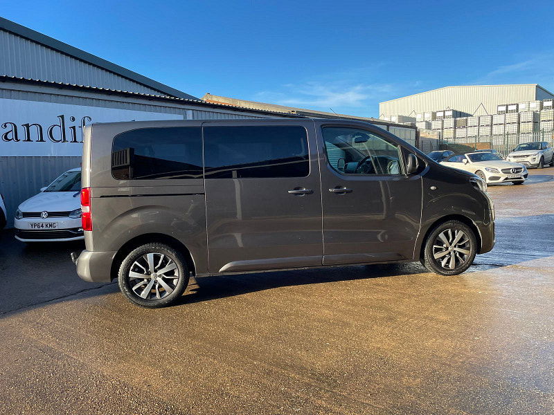 Toyota PROACE Verso 2.0D Family Medium MPV 5dr Diesel Manual MWB Euro 6 (s/s) (8 Seat) (150 ps) 5dr Manual 2025