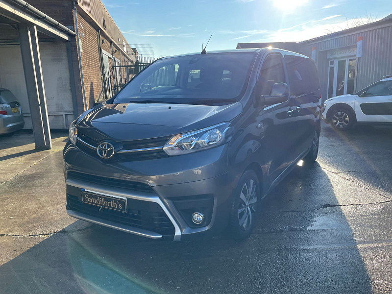 Toyota PROACE Verso 2.0D Family Medium MPV 5dr Diesel Manual MWB Euro 6 (s/s) (8 Seat) (150 ps) 5dr Manual 2025