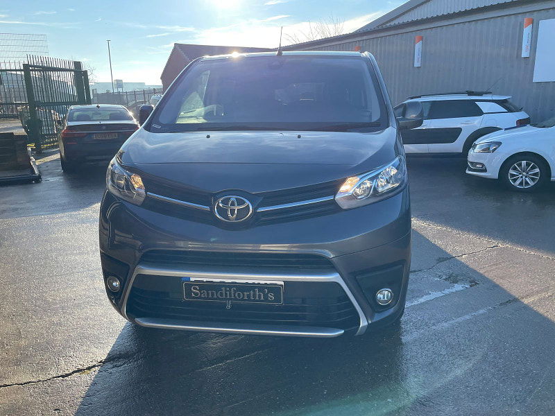 Toyota PROACE Verso 2.0D Family Medium MPV 5dr Diesel Manual MWB Euro 6 (s/s) (8 Seat) (150 ps) 5dr Manual 2025