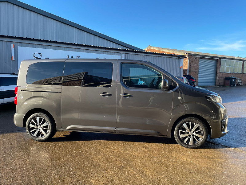 Toyota PROACE Verso 2.0D Family Medium MPV 5dr Diesel Manual MWB Euro 6 (s/s) (8 Seat) (150 ps) 5dr Manual 2025