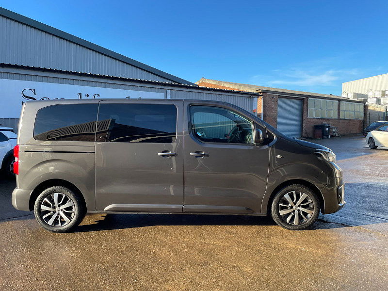 Toyota PROACE Verso 2.0D Family Medium MPV 5dr Diesel Manual MWB Euro 6 (s/s) (8 Seat) (150 ps) 5dr Manual 2025