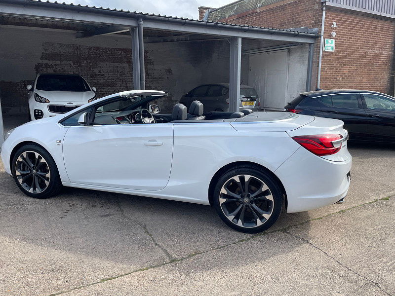 Vauxhall Cascada 2.0 CDTi Elite Convertible 2dr Diesel Manual Euro 5 (s/s) (165 ps) Full Black Leather, Only 30k  2dr Manual 2024