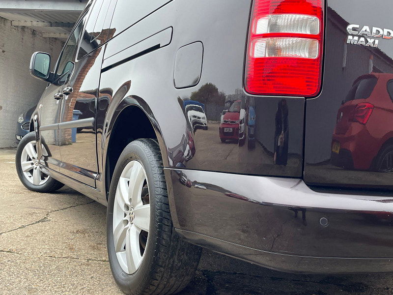 Volkswagen Caddy Maxi Life 1.6 TDI CR MPV 5dr Diesel DSG Euro 5 (102 ps) 5dr Automatic 2025